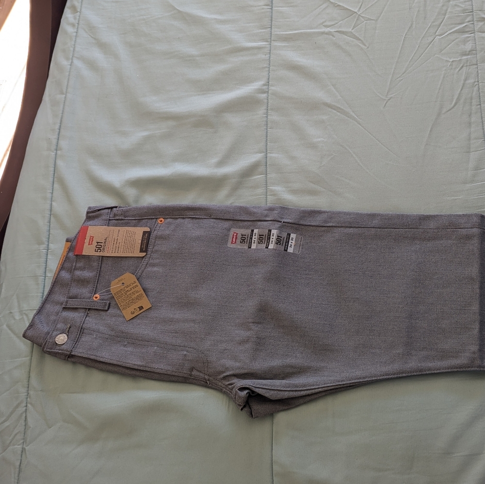 Levi's original men's 501 jeans *multiple sizes available